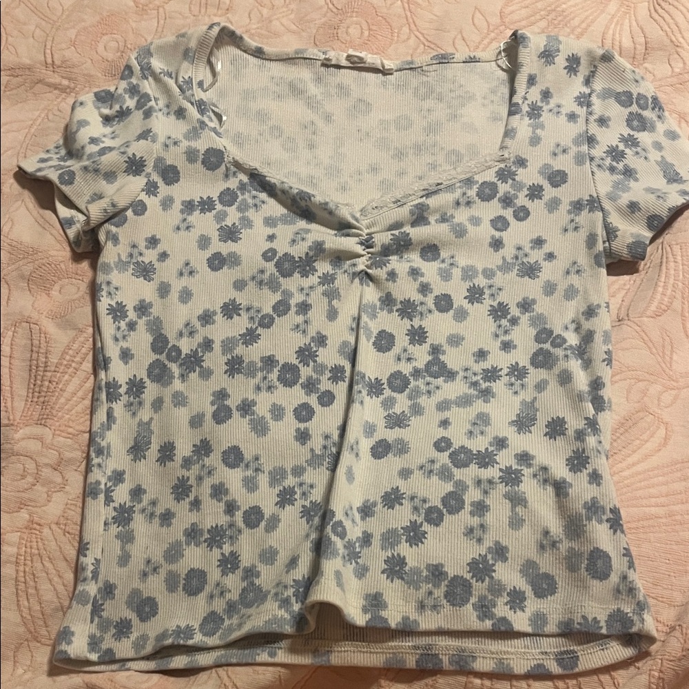 Pink Rose White and Blue Floral Short Sleeve Tee